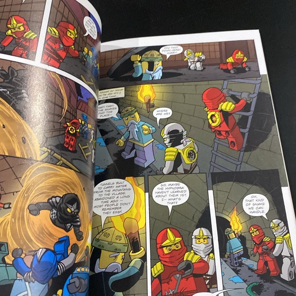 LEGO Ninjago Special Edition #2: Rise of the Serpentine and Tomb of the Fangpyre - Picture 8 of 10